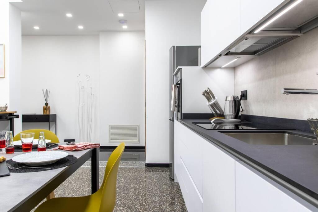 Largodoria - Viaarchivolto, Box Auto Privato Incluso Apartment Албенга Екстериор снимка